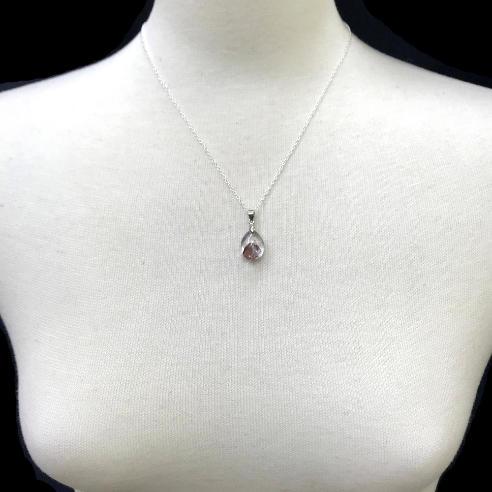 天然石  レッドファントム ペンダント ネックレス (04) シルバー磨き用布付の画像