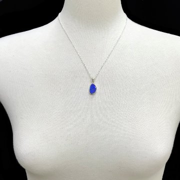 天然石  オパールのペンダントトップ（ネックレス）シルバーチエーン・シルバー磨き用布付の画像