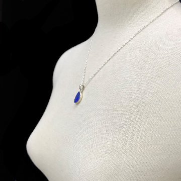 天然石  オパールのペンダントトップ（ネックレス）シルバーチエーン・シルバー磨き用布付の画像