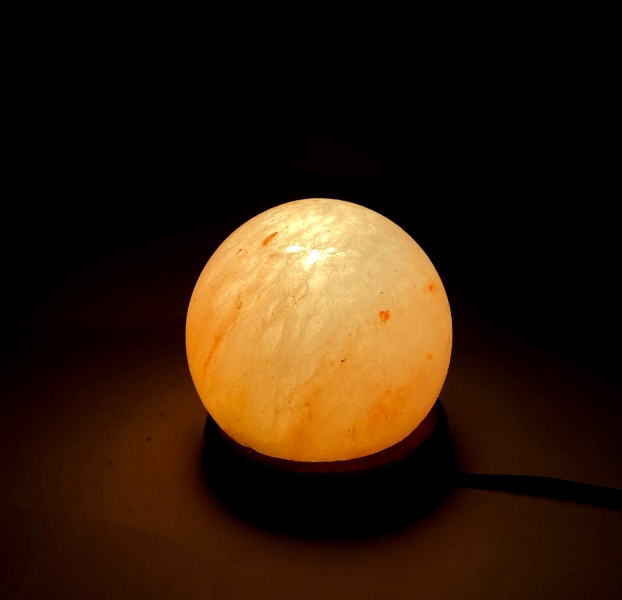 ヒマラヤ岩塩ランプ　ボール型（球体）(S）洗浄済　ピンク岩塩ランプ　ソルトランプ  (限定1)画像