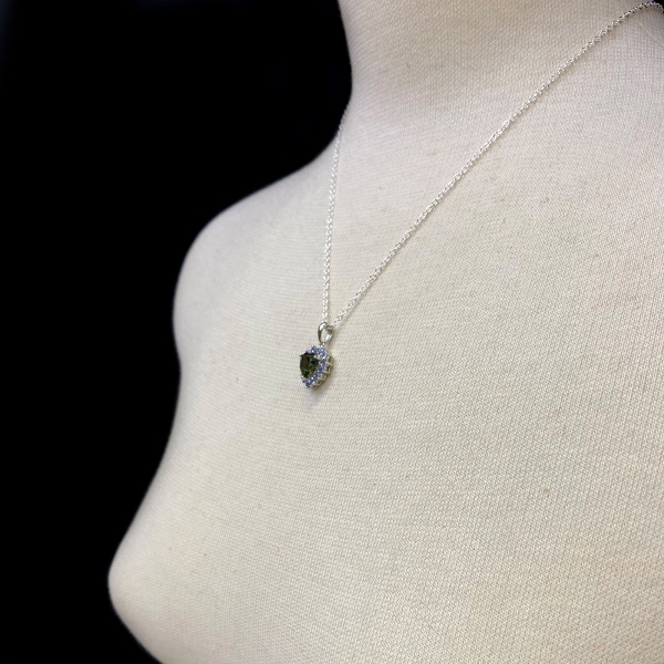 モルダバイト ネックレス (2021) ペンダント 1点物 シルバー磨き用布付き の画像