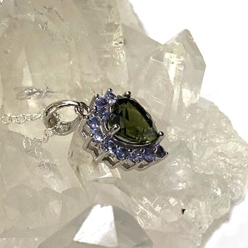 モルダバイト ネックレス (2021) ペンダント 1点物 シルバー磨き用布付き の画像