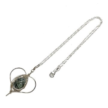 天然石 セラフィナイト ペンダントトップ  シルバーワイヤー ジュエリー  ネックレス（201）シルバー磨き用布付 の画像