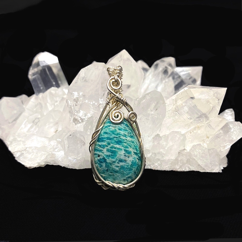 天然石 アマゾナイト ペンダント シルバーワイヤー ジュエリー  ネックレス（207） シルバー磨き用布付 の画像