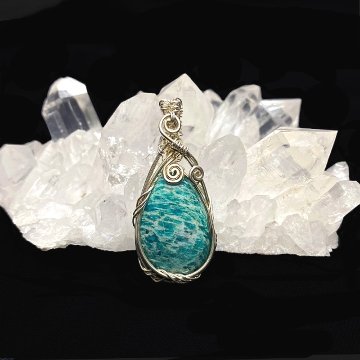 天然石 アマゾナイト ペンダント シルバーワイヤー ジュエリー  ネックレス（207） シルバー磨き用布付 の画像