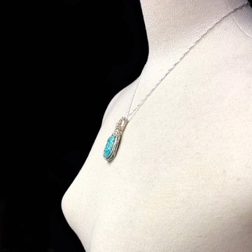 天然石 アマゾナイト ペンダント シルバーワイヤー ジュエリー  ネックレス（207） シルバー磨き用布付 の画像