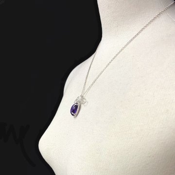 天然石 アメジスト ペンダントシルバーワイヤー ジュエリー ネックレス（210）シルバー磨き用布付の画像