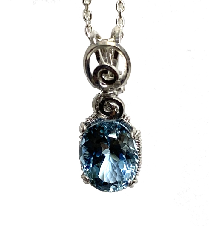 天然石 ブルートパーズ  シルバーワイヤー ジュエリー ネックレス（2418) シルバー磨き用布付 の画像