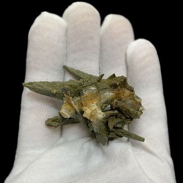 天然石  ガネーシュヒマール産  ヒマラヤ水晶 クラスター  クローライトINクォーツ（2574）プレート付きの画像