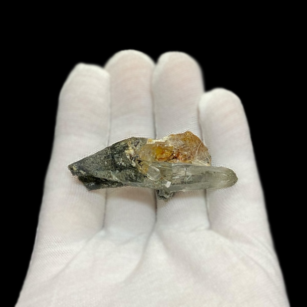 天然石  ガネーシュヒマール産  ヒマラヤ水晶 クラスター  クローライトINクォーツ（2576）の画像