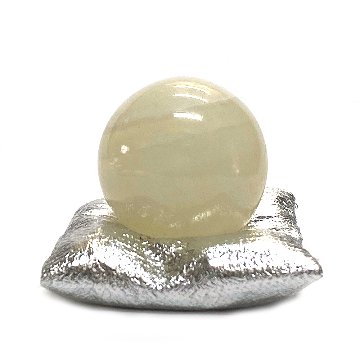 【おまかせ品】 ゴールド・シルバー の座布団 丸玉台座 ハンドメイド ディスプレイ クッション 2個セットの画像