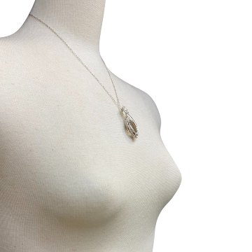 天然石 スモーキークォーツ ペンダントトップ  シルバーワイヤー ジュエリー ネックレス（25104） シルバー磨き用布付 の画像