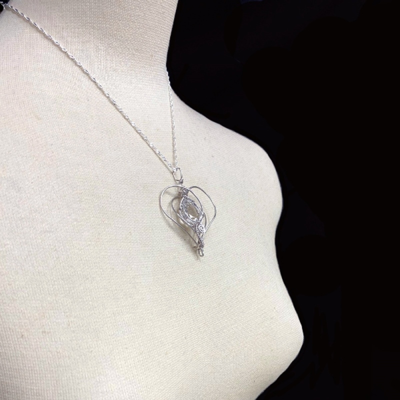 天然石 水晶 ペンダント シルバーワイヤー ジュエリー ネックレス（25105）シルバー磨き用布付 の画像