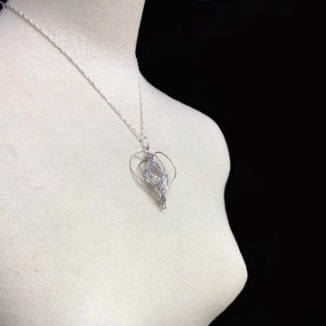 天然石 水晶 ペンダント シルバーワイヤー ジュエリー ネックレス（25105）シルバー磨き用布付 の画像