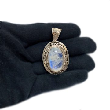 天然石 ブルームーンストーン ペンダント ネックレス（25112）シルバー磨き用布付 の画像