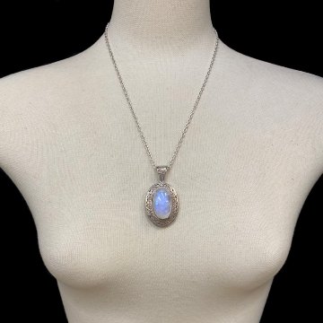 天然石 ブルームーンストーン ペンダント ネックレス（25112）シルバー磨き用布付 の画像