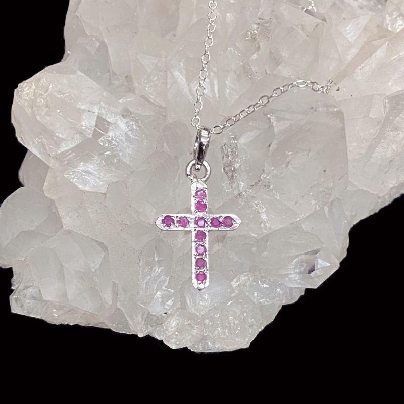 天然石 ルビー  クロスネックレス（25114）シルバー磨き用布付 一点物の画像