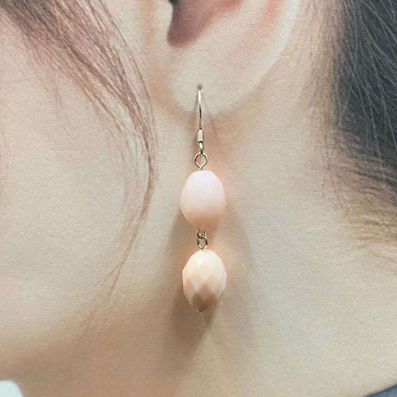 天然石 ピンクオパール ピアス (25121) ハンドメイド  シルバー磨き用布付の画像