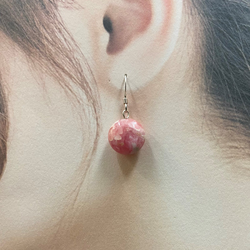 天然石 インカローズ ピアス　(25124)　シルバー磨き用布付の画像