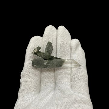 天然石  ガネーシュヒマール産  ヒマラヤ水晶 クラスター  クローライトINクォーツ（2644）の画像