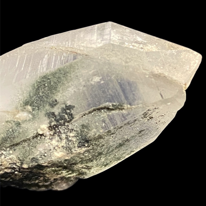 天然石  ガネーシュヒマール産  ヒマラヤ水晶 クラスター  クローライトINクォーツ（2645）プレート付きの画像
