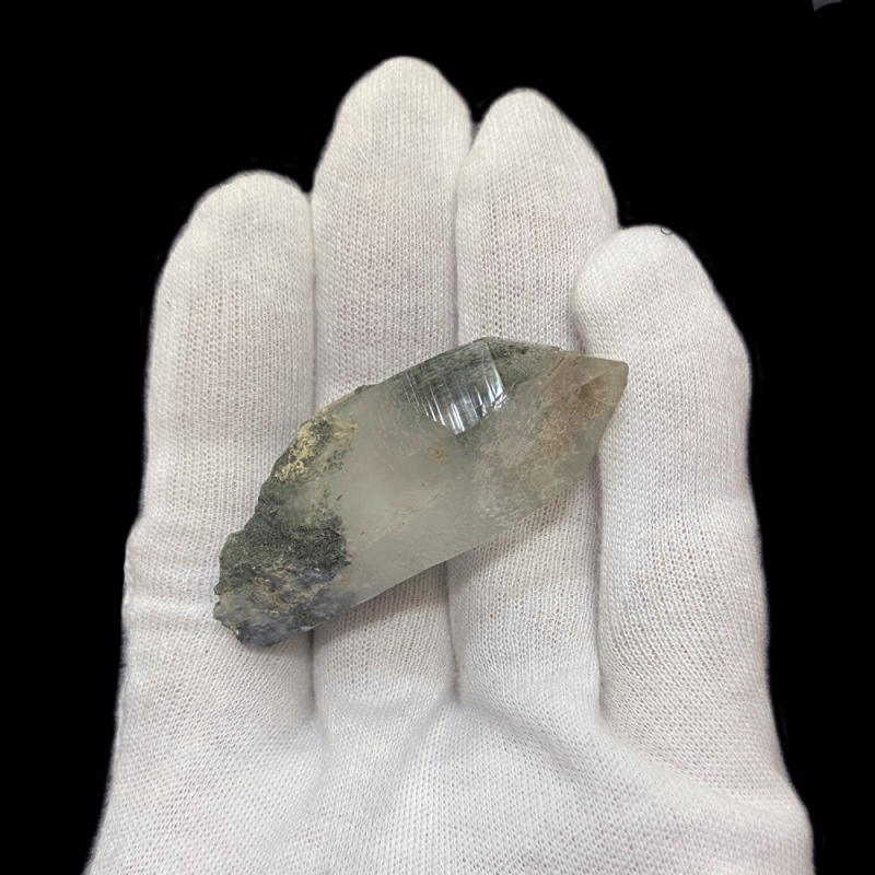 天然石  ガネーシュヒマール産  ヒマラヤ水晶 クラスター  クローライトINクォーツ（2645）プレート付きの画像