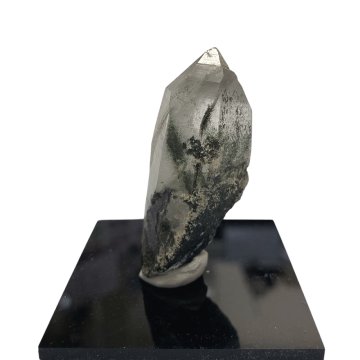 天然石  ガネーシュヒマール産  ヒマラヤ水晶 クラスター  クローライトINクォーツ（2645）プレート付きの画像