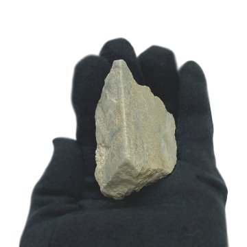 天然石 糸魚川翡翠 原石  (2697) ジェイダイト 国産鉱物　の画像