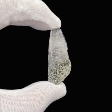 天然石  ガネーシュヒマール産  ヒマラヤ水晶 クラスター  クローライトINクォーツ（26121）の画像