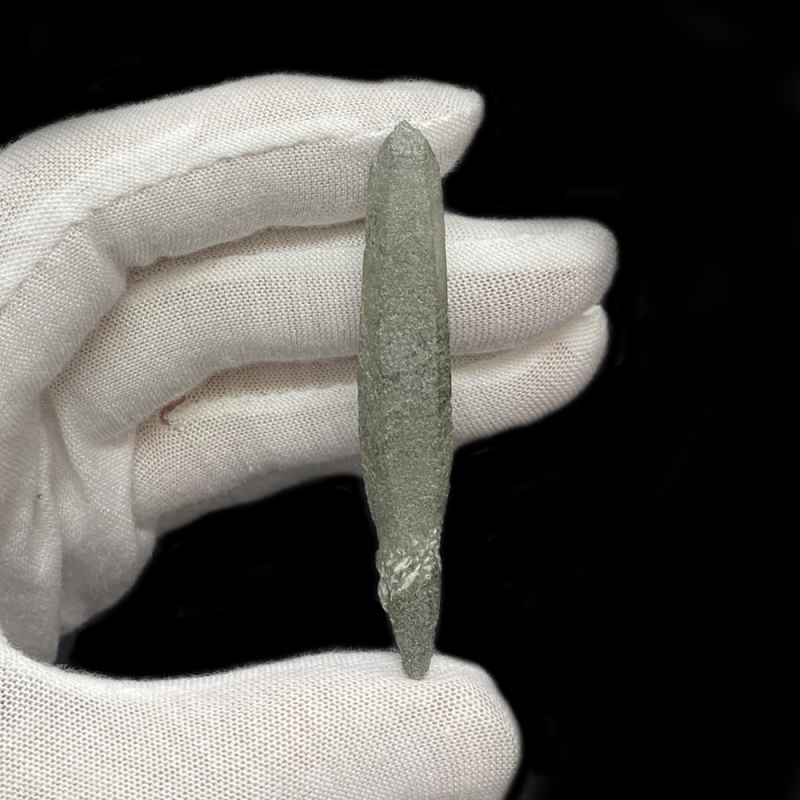 天然石  ガネーシュヒマール産  ヒマラヤ水晶 両剣ポイント  クローライトINクォーツ（26127）の画像