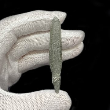 天然石  ガネーシュヒマール産  ヒマラヤ水晶 両剣ポイント  クローライトINクォーツ（26127）の画像