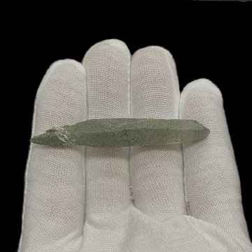 天然石  ガネーシュヒマール産  ヒマラヤ水晶 両剣ポイント  クローライトINクォーツ（26127）の画像