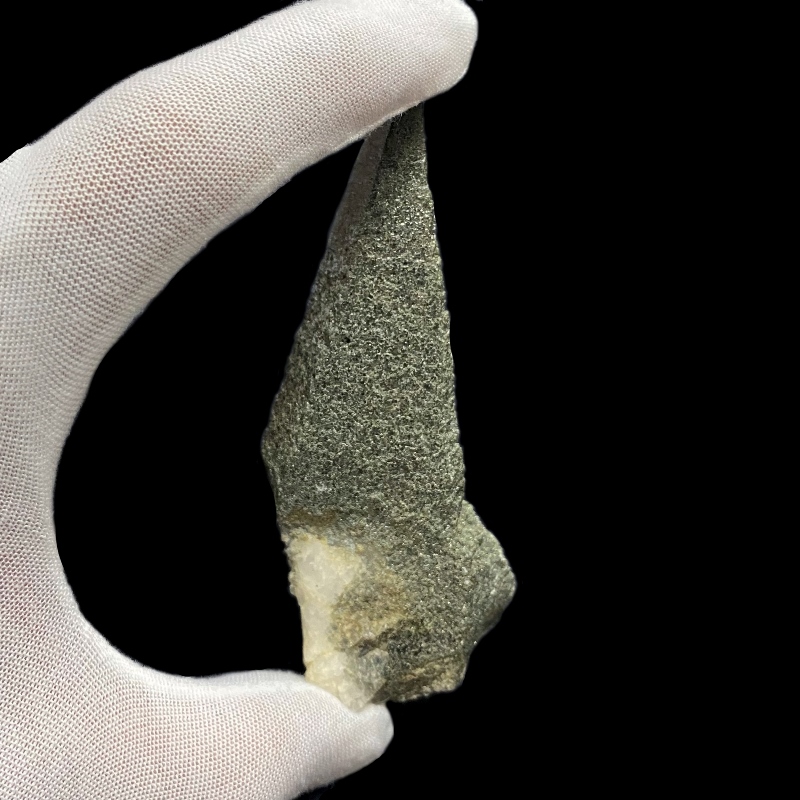 天然石  ガネーシュヒマール産  ヒマラヤ水晶 ポイント クローライトINクォーツ（26134）の画像
