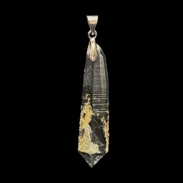 天然石 ガネーシュヒマール産 ヒマラヤ水晶 クローライトINクォーツ ペンダントトップ （26136）の画像