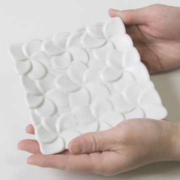 ジェンガラ陶器 スクエアフランジパニプレート（13.5cm）の画像