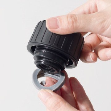 炭酸兼用 真空断熱ステンレスボトル 500ml カーキグレー 保冷 水筒 ククナの画像