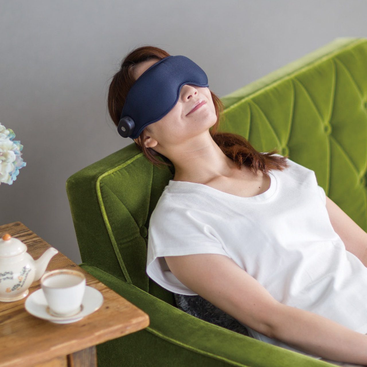 振動温感 アイマスク ネムリーナ 睡眠 充電式 メディラボの画像