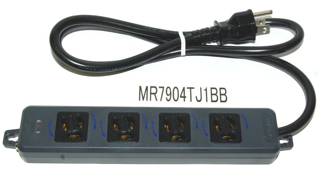 黒い電源 タップ１ｍコード付　全て黒いタップは舞台照明やイベントスペースに人気ですの画像