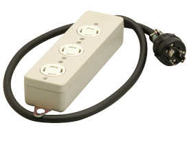 250V20A 引掛け型接地3P 3個口タップ 10mコード付き MR2933TJ0の画像