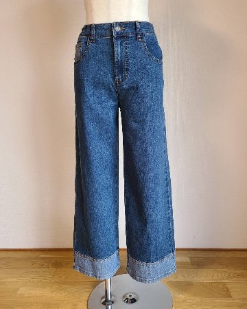 デニムパンツの画像