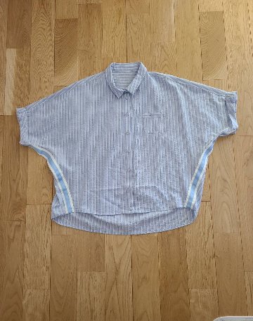 半袖ブラウスの画像