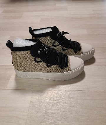 スニーカーの画像