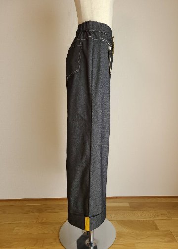 ワイドパンツの画像