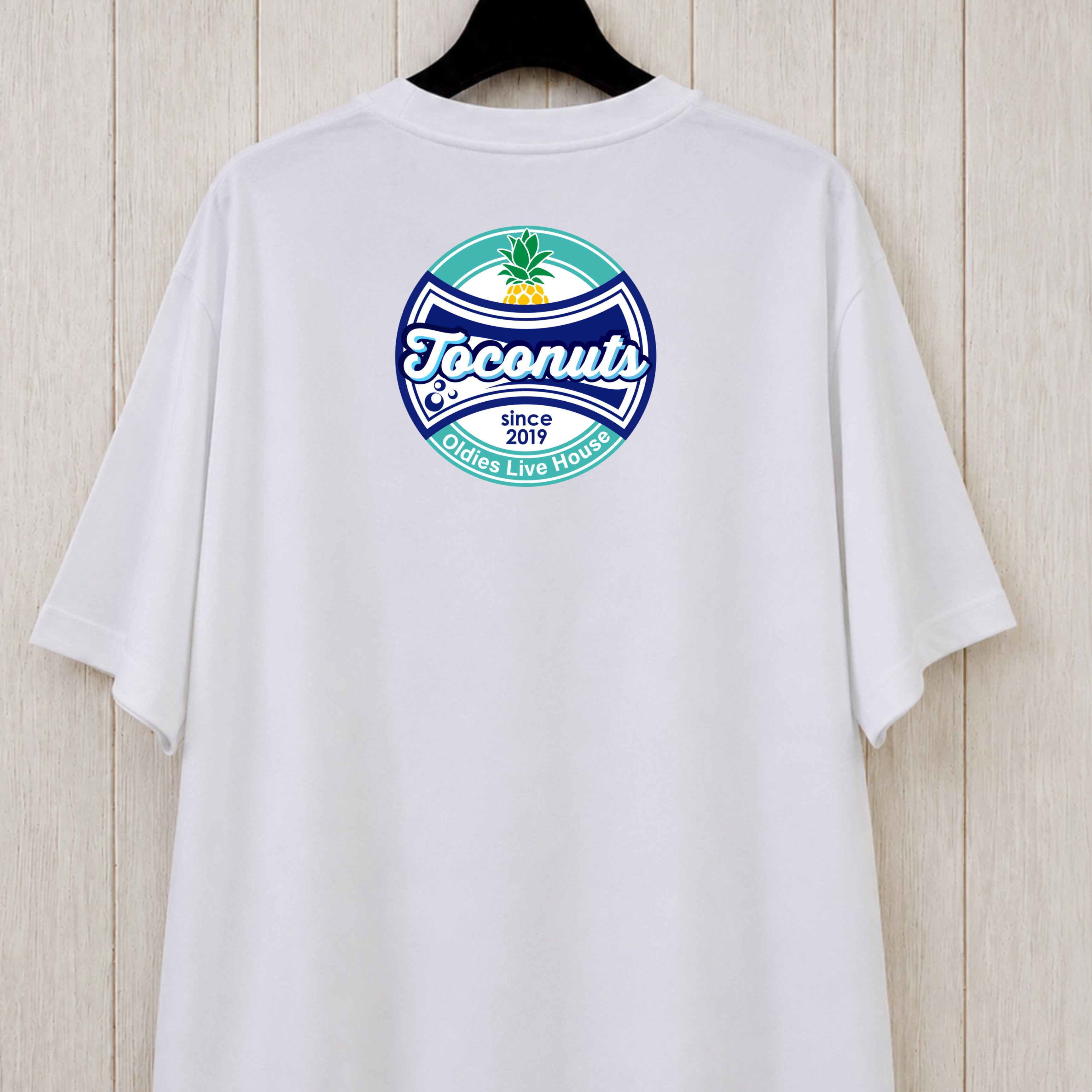 Toconuts公式グッズ｜T104 クラシック・エンブレム Tシャツの画像