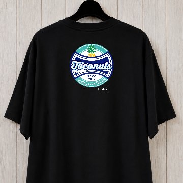 Toconuts公式グッズ｜T104 クラシック・エンブレム Tシャツの画像