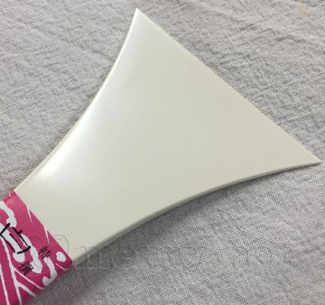 定番の津軽三味線用バチ 樹脂製 撥 白 12号の画像