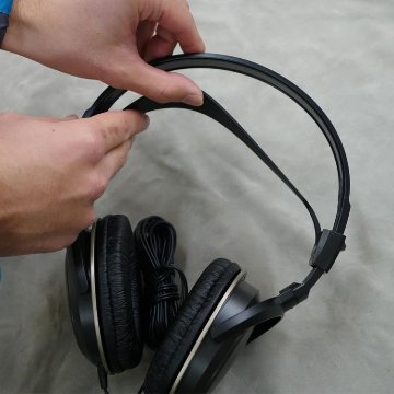audio-technica オーディオテクニカ ステレオヘッドホン 有線 ヘッドフォン 有線 安い 3極 密閉型 変換プラグ付属 ATH-AVC200の画像