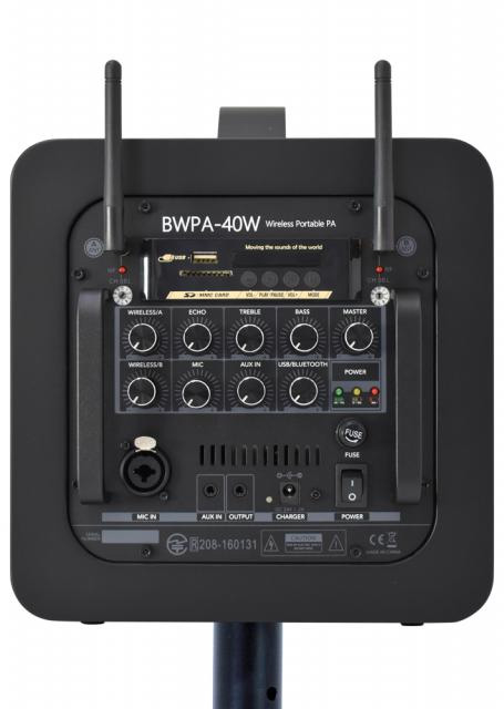 ワイヤレスマイク2本同時使用可能　拡声器　スピーカーセット　バッテリー駆動対応 マイクスタンド付きの画像