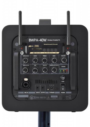 ワイヤレスマイク2本同時使用可能　拡声器　スピーカーセット　バッテリー駆動対応 マイクスタンド付きの画像