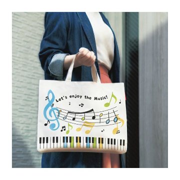 Piano line ピアノライン 太陽光で色が変わる!横型トート メロディ   音符柄 鍵盤柄 音楽バッグ トートバッグの画像